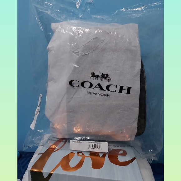 Coach Signature Charlie Backpack - Picture 6 of 8